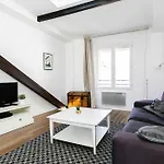 1Br Upper Marais & Pompidou Flat